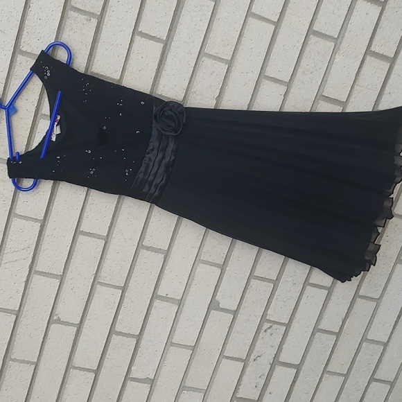 Speechless Dress - Picture 3 of 11